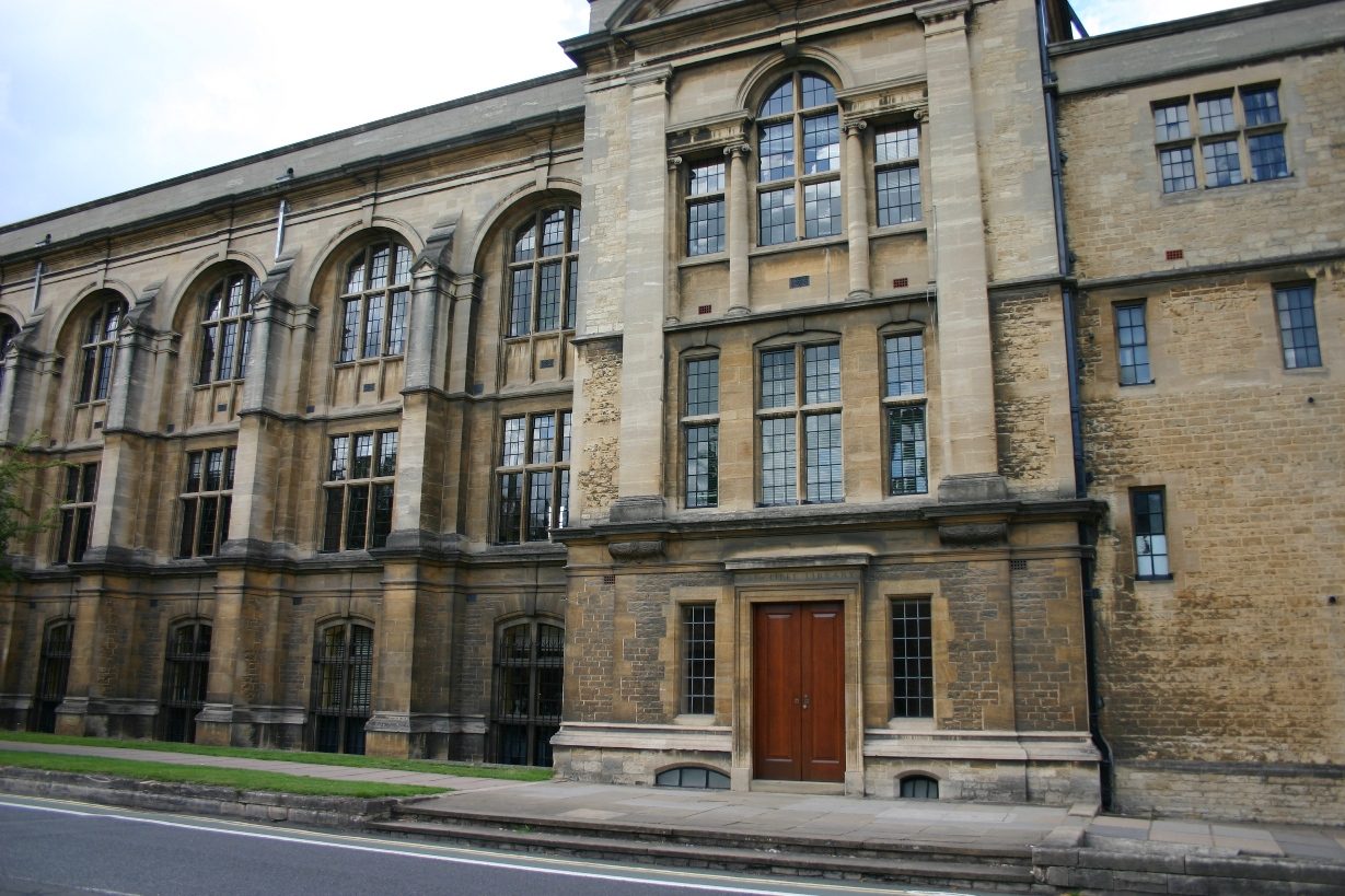 Oxford%20University%20Museum%20of%20Natural%20History%2C%20Oxford%2C%20UK%20-%2004.JPG